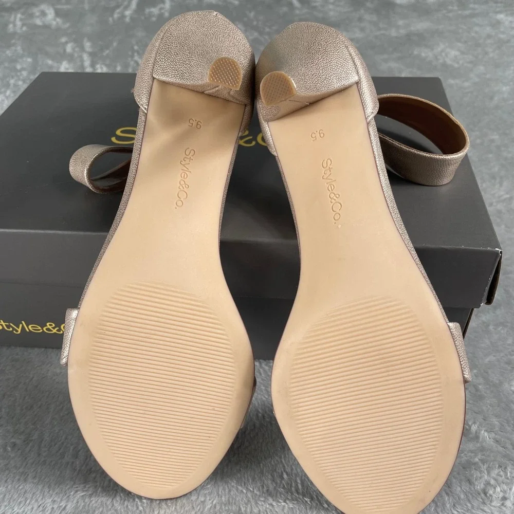 Style & Co Womens Metallic Gold Ankle Strap Kitten Heel Sandals Size 9.5